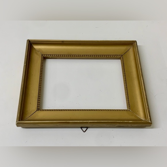 Antique Gold Painted Wooden Portrait Picture Frame - Picture 12 of 14